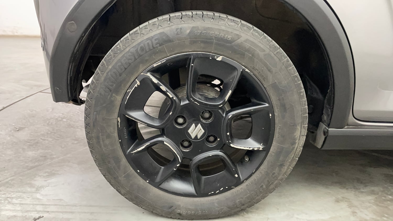 Used 2019 Maruti Suzuki Ignis Zeta 1.2 AMT Petrol Automatic tyres RIGHT REAR TYRE RIM VIEW
