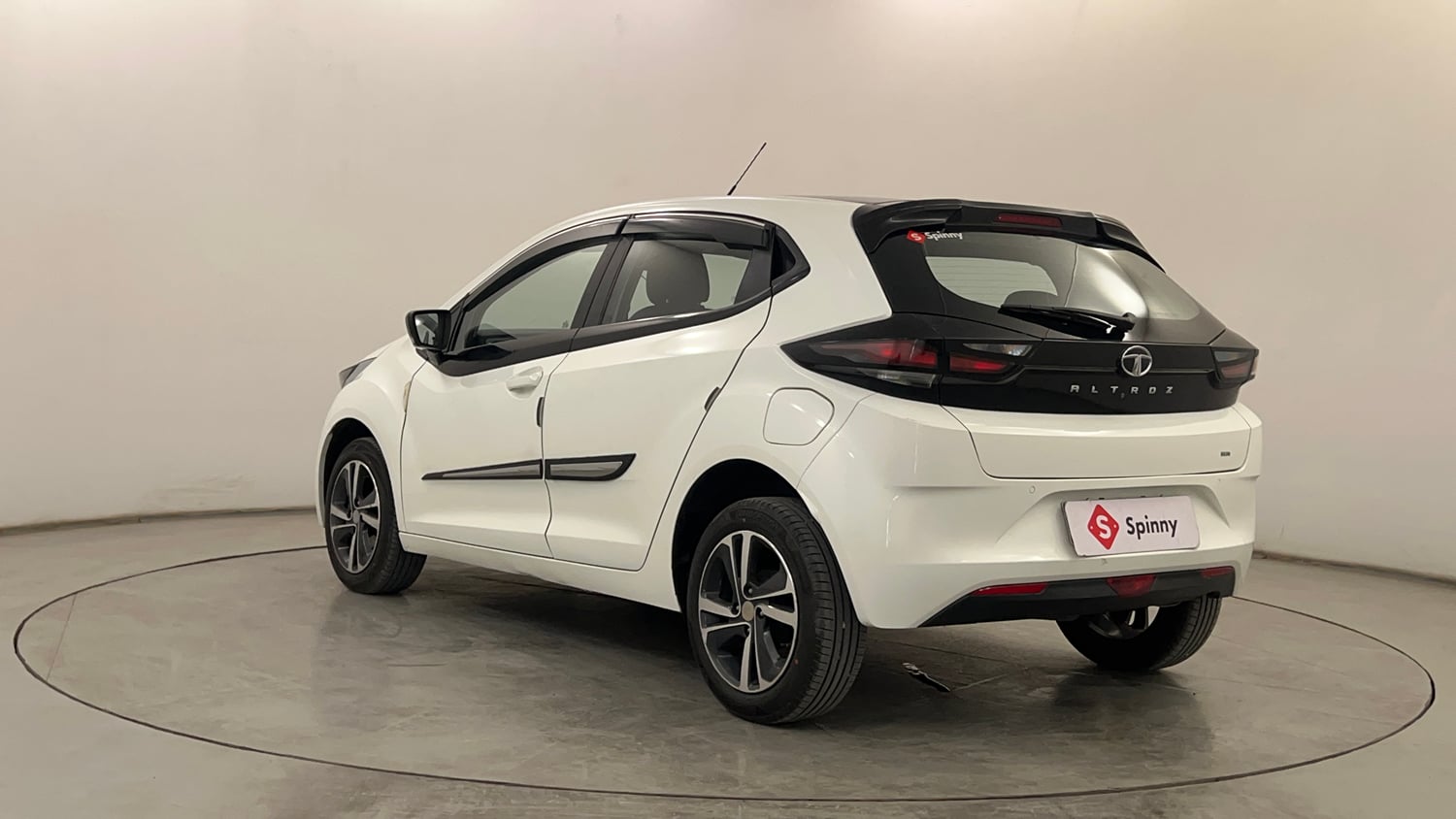 Used 2023 Tata Altroz XZA Plus Petrol Petrol Automatic exterior LEFT REAR CORNER VIEW