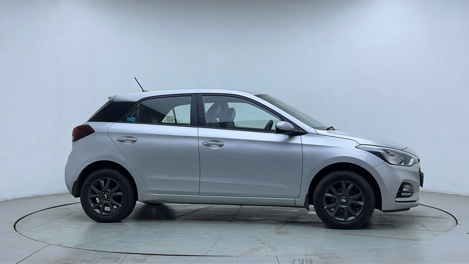 Used 2018 Hyundai Elite i20 Asta 1.2 Petrol Manual exterior RIGHT SIDE VIEW