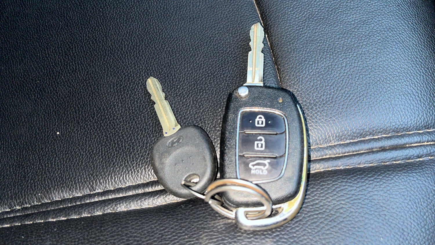 Used 2017 Hyundai Elite i20 Sportz 1.2 Petrol Manual extra CAR KEY VIEW