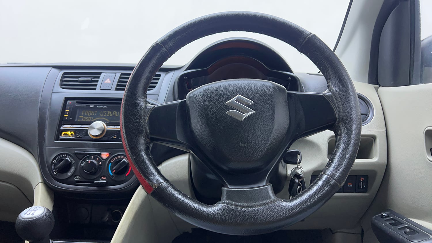 Used 2014 Maruti Suzuki Celerio LXi Petrol Manual interior STEERING VIEW