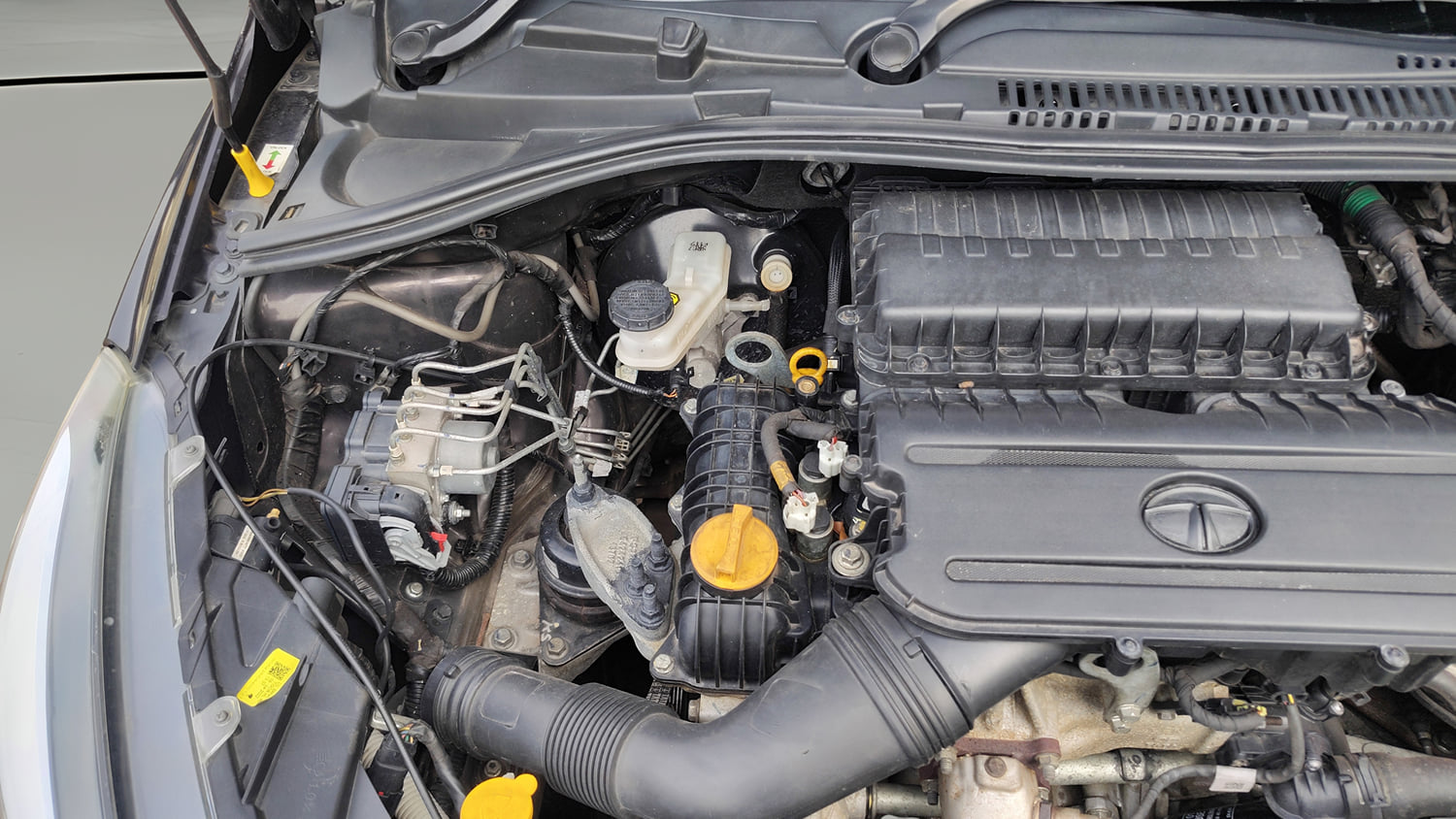 Used 2022 Tata Tiago XZ Plus Petrol Manual engine ENGINE RIGHT SIDE VIEW