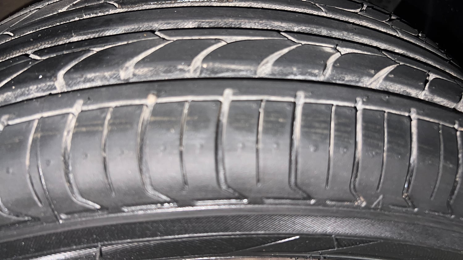 Used 2015 Honda Amaze 1.2 S i-VTEC Petrol Manual tyres RIGHT FRONT TYRE TREAD VIEW