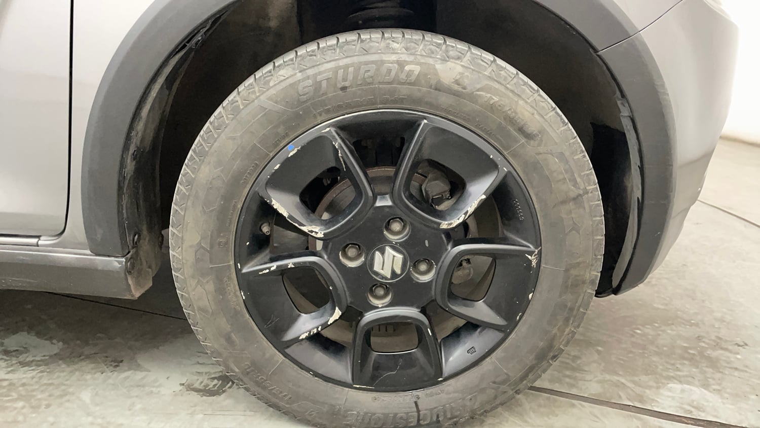 Used 2019 Maruti Suzuki Ignis Zeta 1.2 AMT Petrol Automatic tyres RIGHT FRONT TYRE RIM VIEW