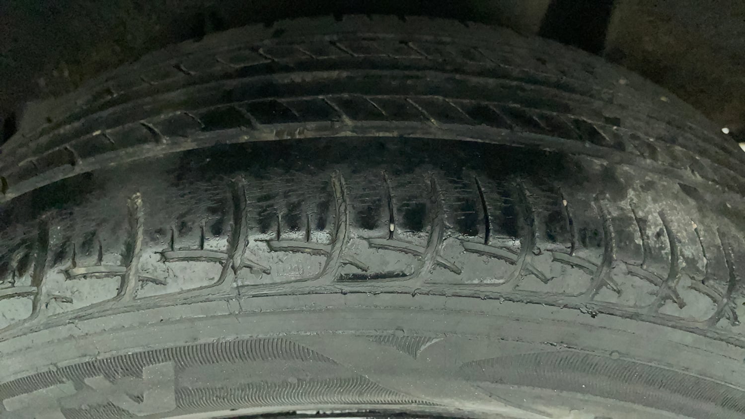 Used 2017 Maruti Suzuki Baleno Delta 1.2 Petrol Manual tyres LEFT REAR TYRE TREAD VIEW