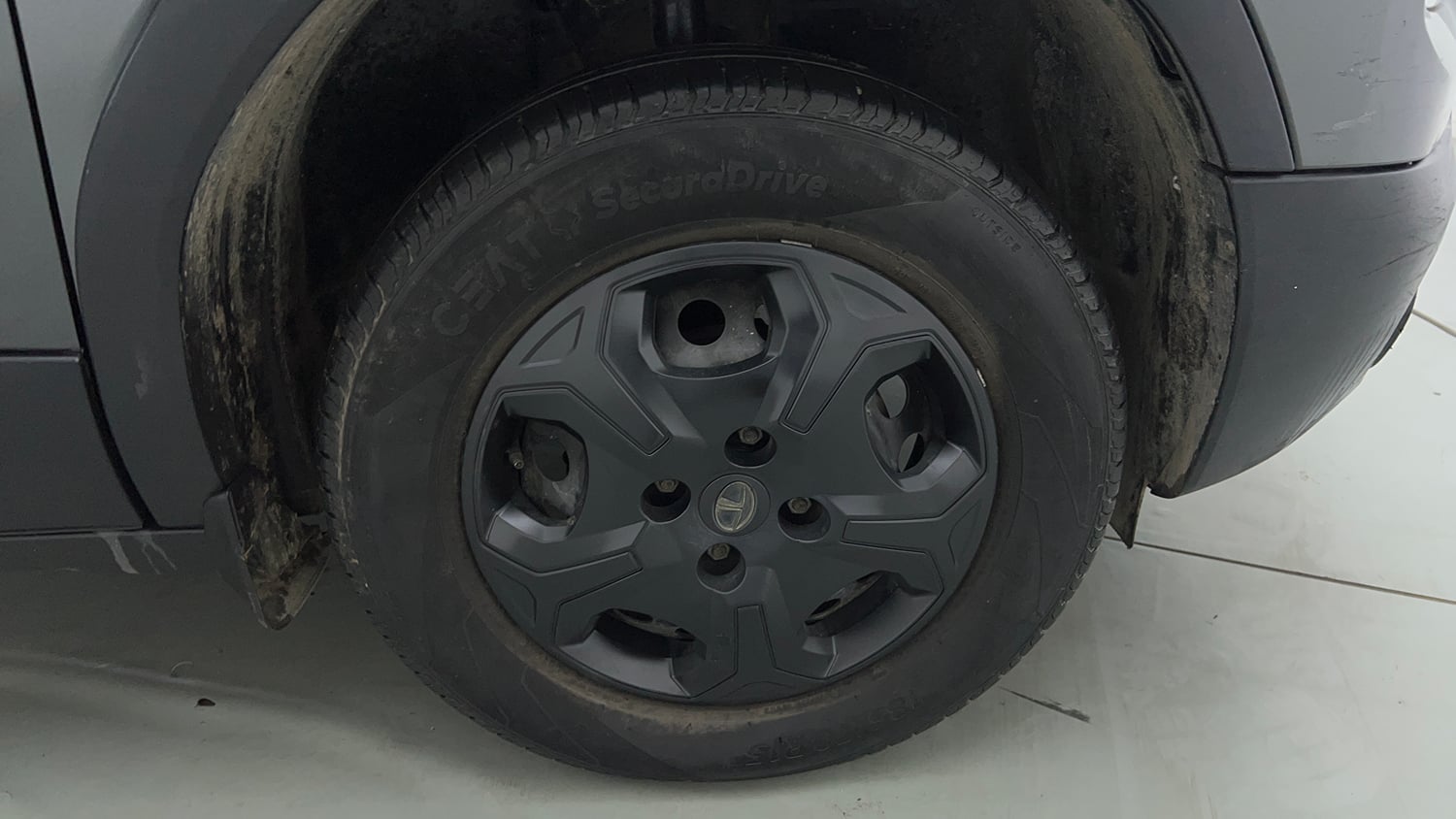 Used 2022 Tata Punch Adventure MT Petrol Manual tyres RIGHT FRONT TYRE RIM VIEW
