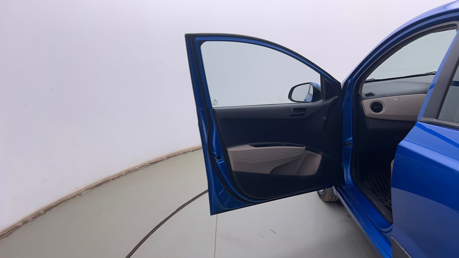 Used 2019 Hyundai Xcent S Petrol Manual interior LEFT FRONT DOOR OPEN VIEW