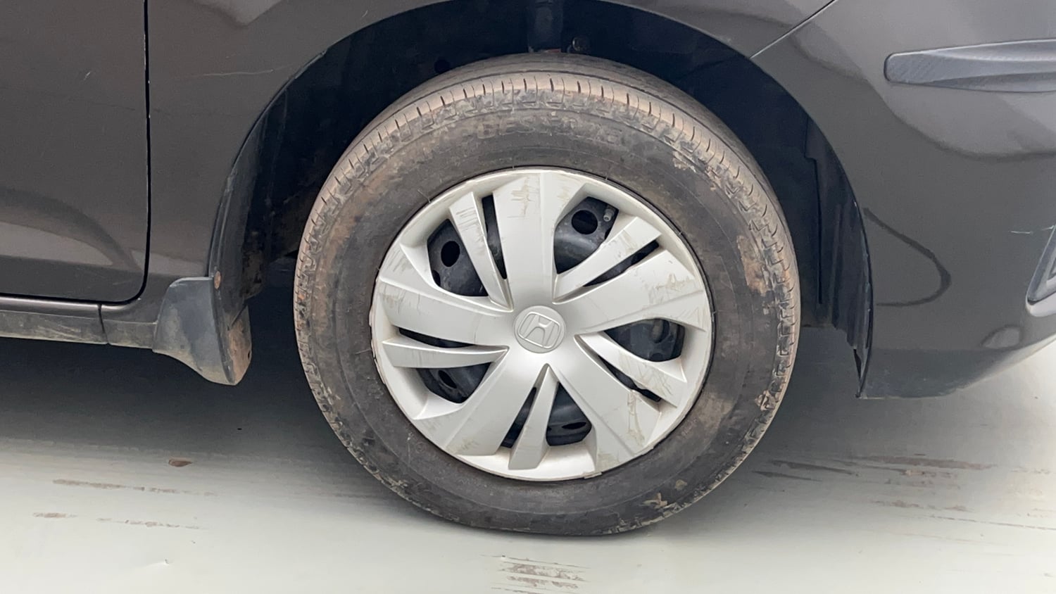Used 2019 Honda Amaze 1.2 S MT Petrol Petrol Manual tyres RIGHT FRONT TYRE RIM VIEW