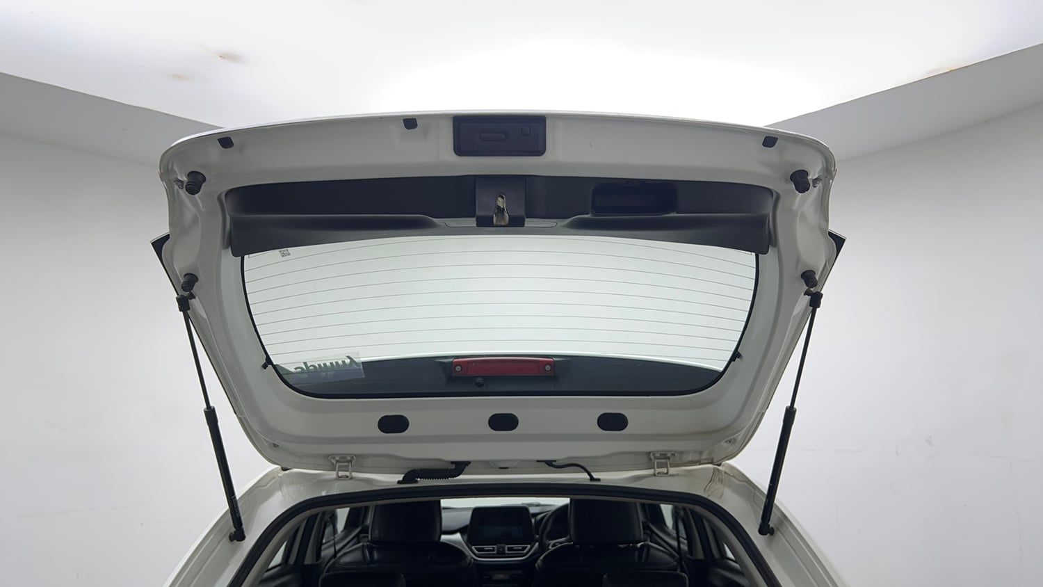Used 2022 Maruti Suzuki Baleno Zeta Petrol Manual interior DICKY DOOR OPEN VIEW