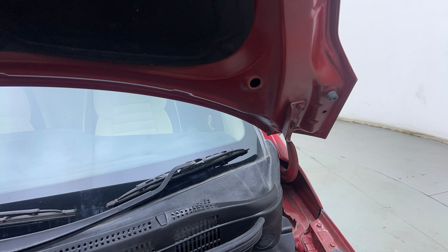 Used 2017 Hyundai Grand i10 Sportz U2 1.2 CRDi Diesel Manual engine ENGINE LEFT SIDE HINGE & APRON VIEW