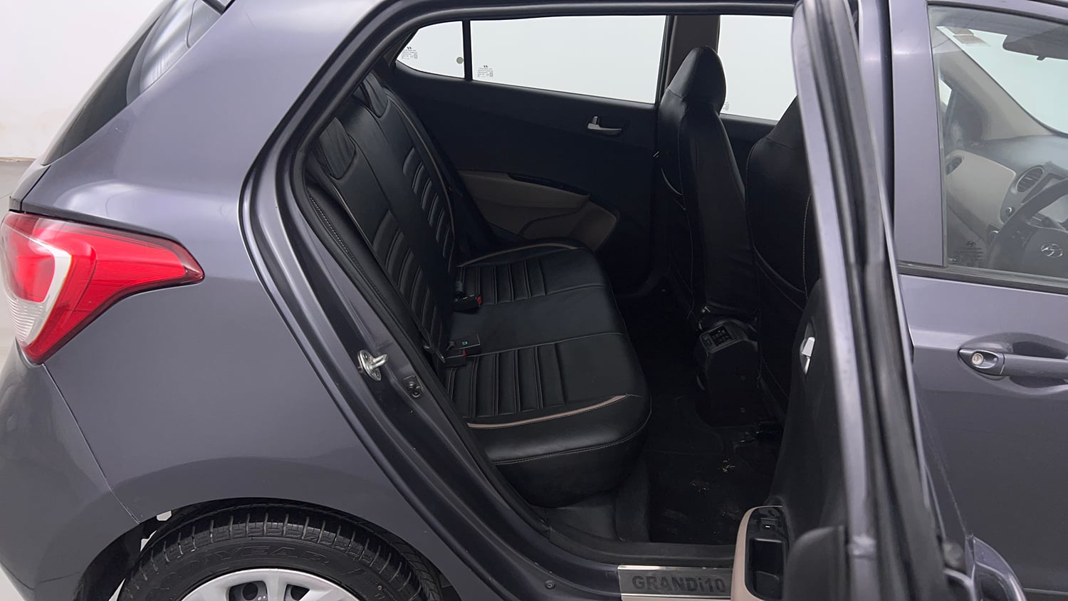 Used 2018 Hyundai Grand i10 Sportz (O) U2 1.2 CRDi Diesel Manual interior RIGHT SIDE REAR DOOR CABIN VIEW
