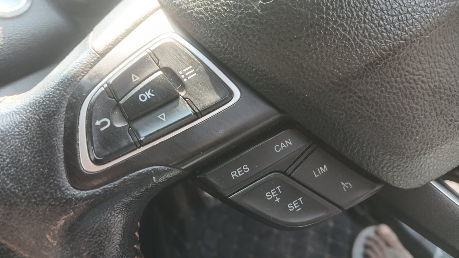 Used 2020 Ford EcoSport S MT 1.5 Ti-VCT Petrol Manual top_features Cruise control