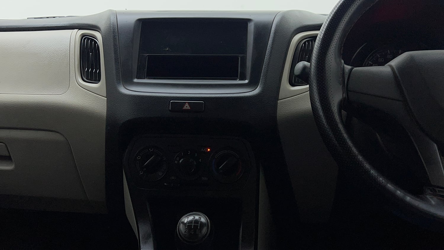 Used 2022 Maruti Suzuki Wagon R LXi (O) 1.0 CNG Cng Manual interior MUSIC SYSTEM & AC CONTROL VIEW