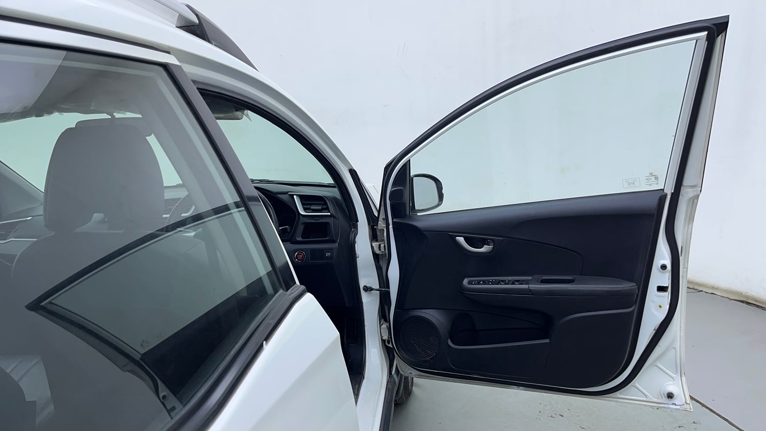 Used 2017 Honda BR-V VX Diesel Diesel Manual interior RIGHT FRONT DOOR OPEN VIEW