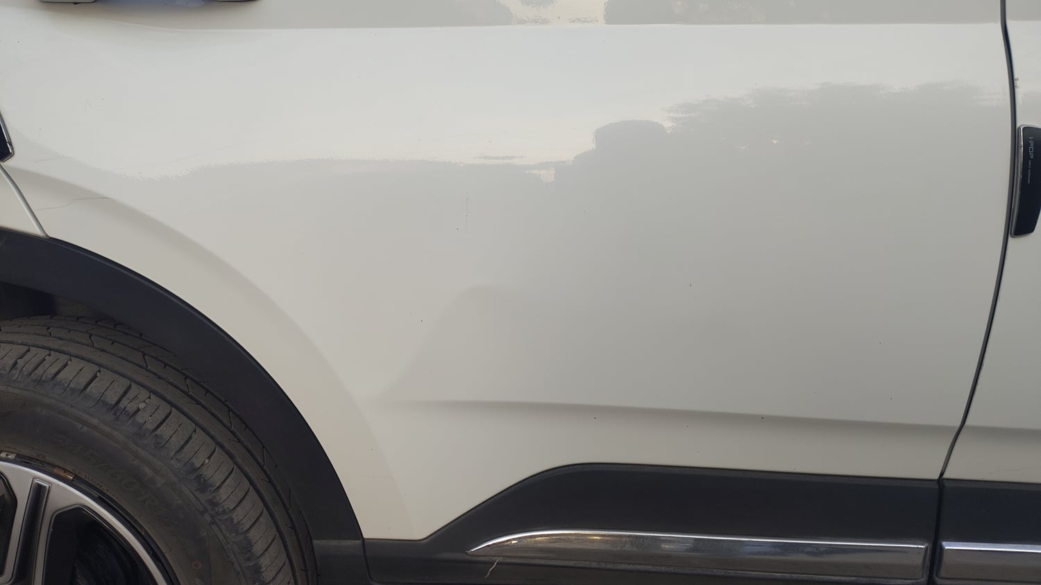 Used 2023 Hyundai Venue S (O) 1.0 Turbo DCT Petrol Automatic dents MINOR DENT