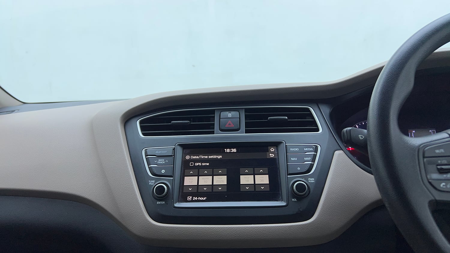 Used 2018 Hyundai Elite i20 Asta 1.2 Petrol Manual top_features Integrated (in-dash) music system