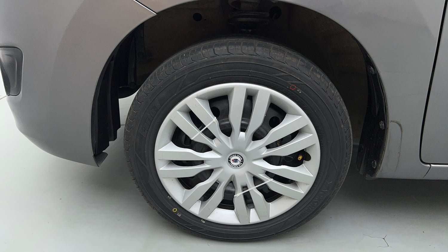 Used 2017 Maruti Suzuki Wagon R VXI Petrol Manual tyres LEFT FRONT TYRE RIM VIEW
