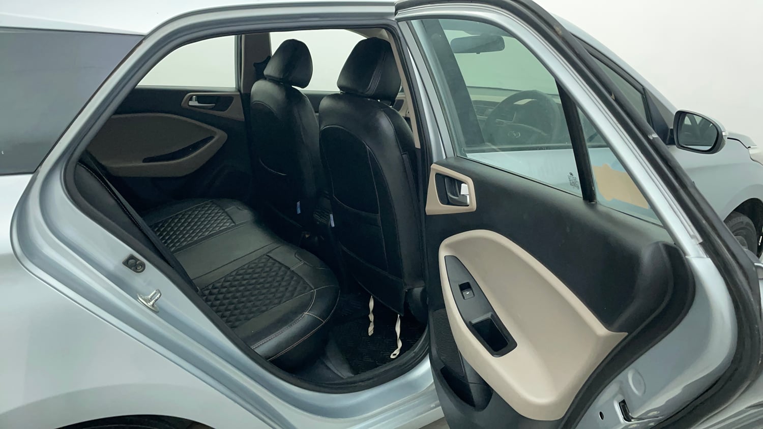 Used 2020 Hyundai Elite i20 Sportz Plus 1.2 Petrol Manual interior RIGHT SIDE REAR DOOR CABIN VIEW