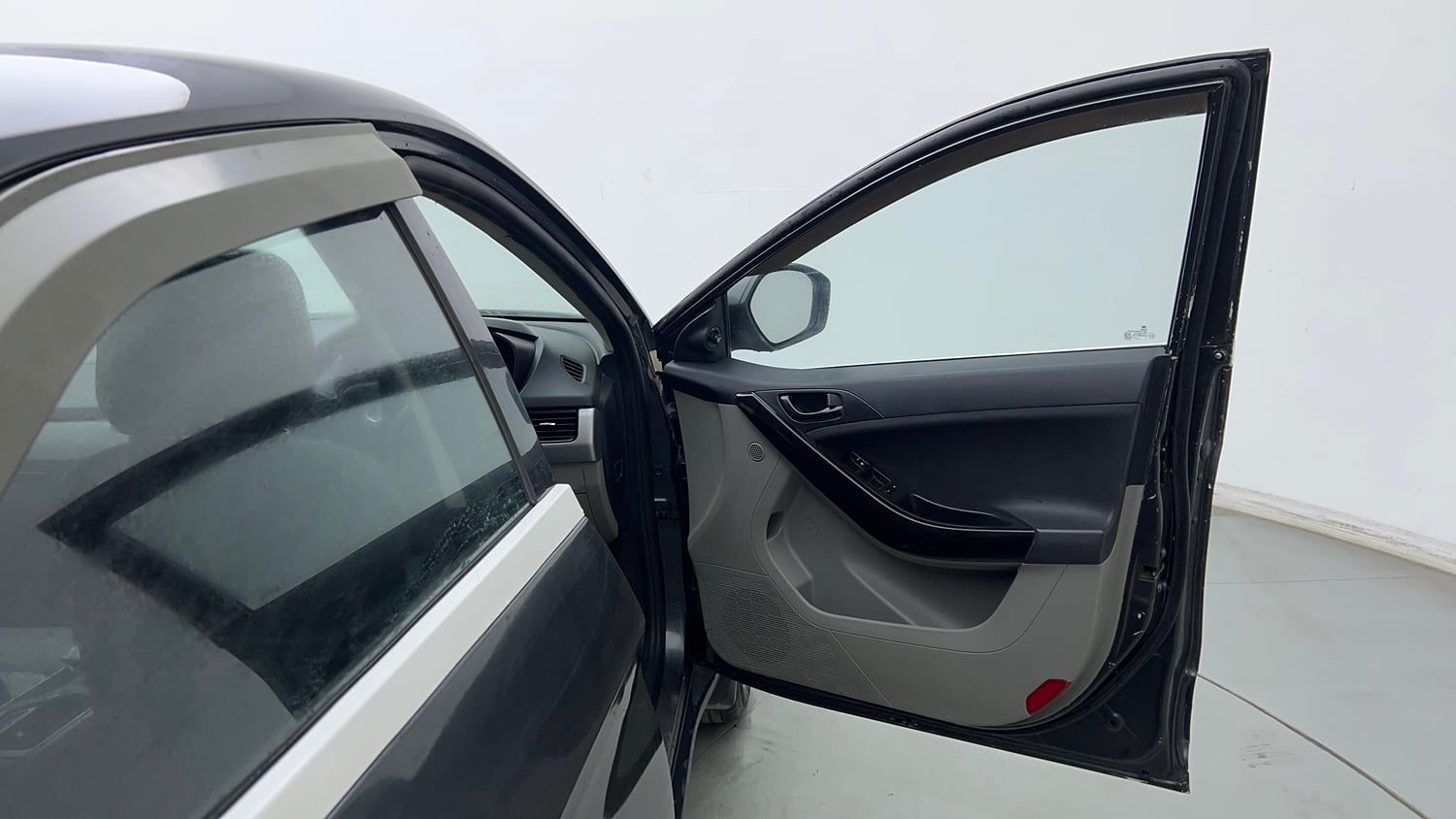 Used 2019 Tata Nexon XM Petrol Manual interior RIGHT FRONT DOOR OPEN VIEW