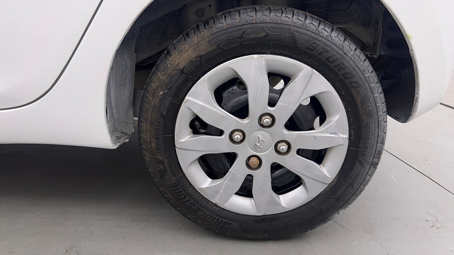 Used 2019 Hyundai Eon Magna + Petrol Manual tyres LEFT REAR TYRE RIM VIEW