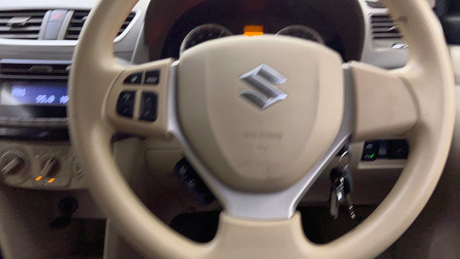 Used 2017 Maruti Suzuki Ertiga VXI Petrol Manual top_features Airbags