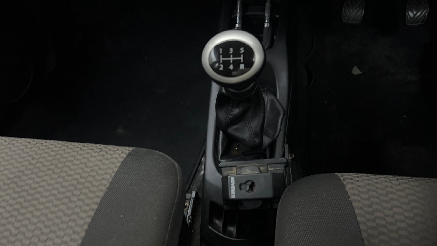 Used 2016 Maruti Suzuki Wagon R LXI Petrol Manual interior GEAR  KNOB VIEW