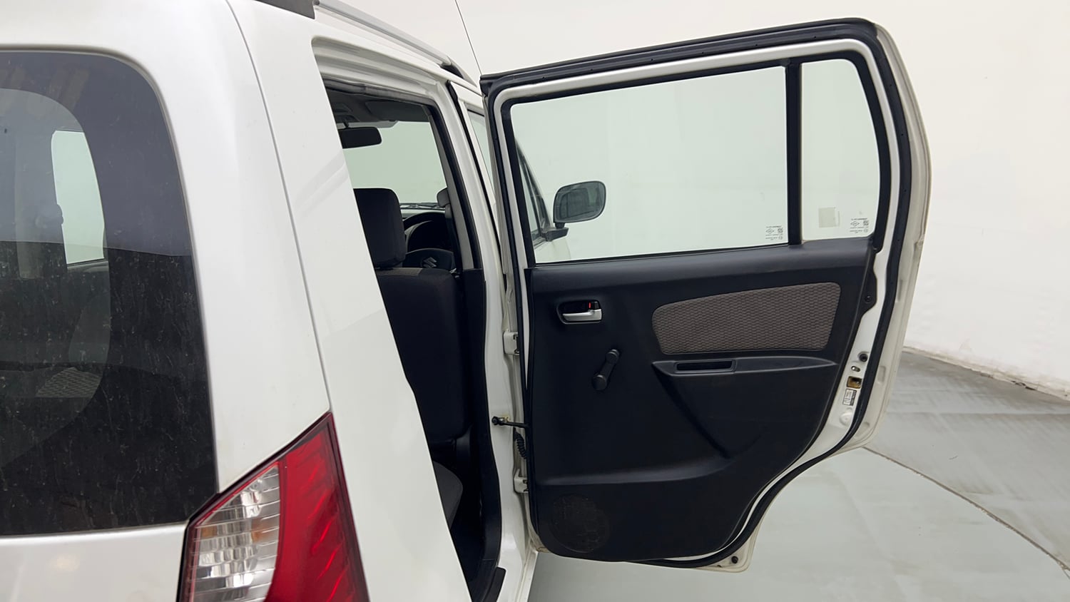 Used 2016 Maruti Suzuki Wagon R LXI Petrol Manual interior RIGHT REAR DOOR OPEN VIEW