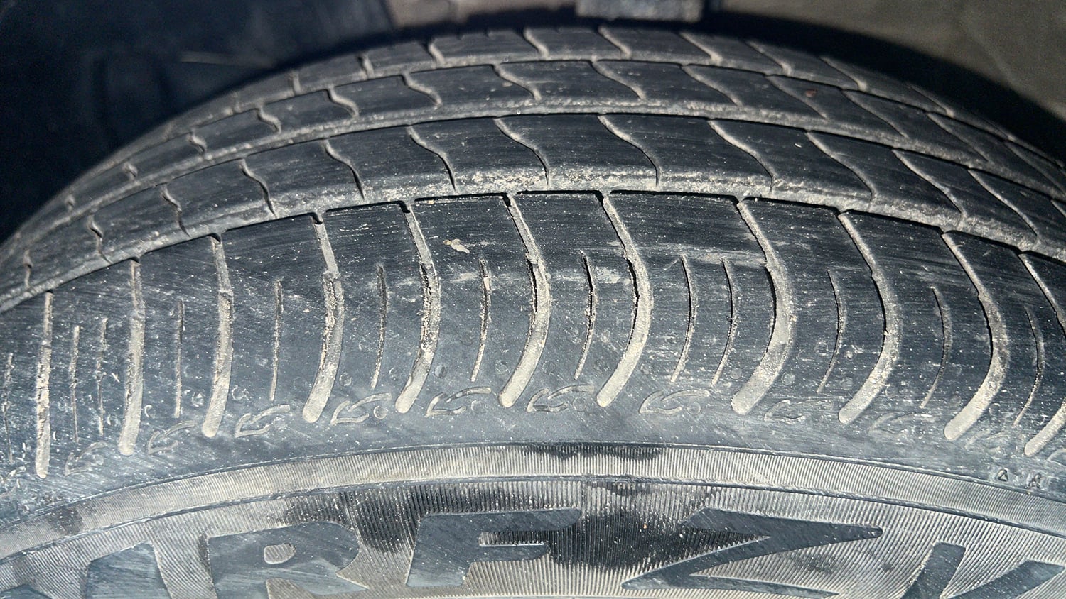 Used 2023 Maruti Suzuki Wagon R VXI 1.0 Petrol Manual tyres LEFT FRONT TYRE TREAD VIEW