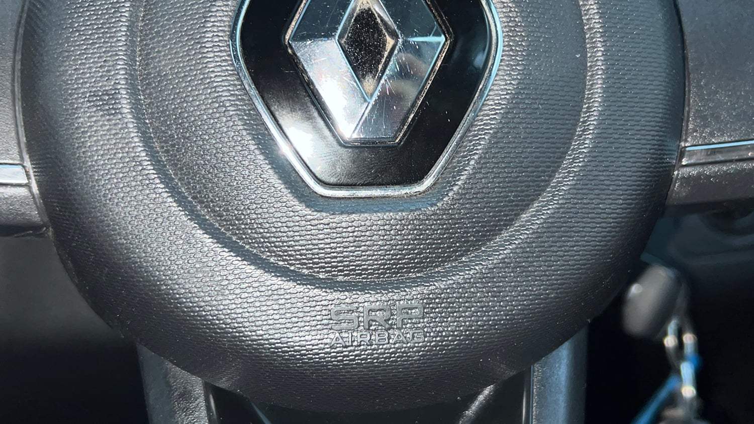 Used 2022 Renault Kwid RXT 1.0 AMT Petrol Automatic top_features Airbags
