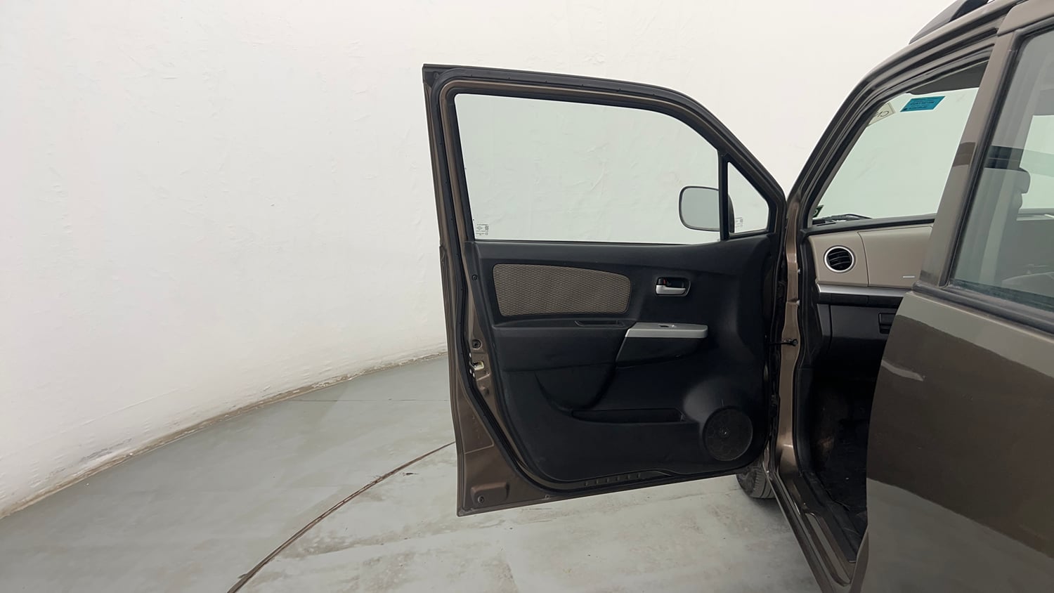 Used 2014 Maruti Suzuki Wagon R LXI CNG Cng Manual interior LEFT FRONT DOOR OPEN VIEW