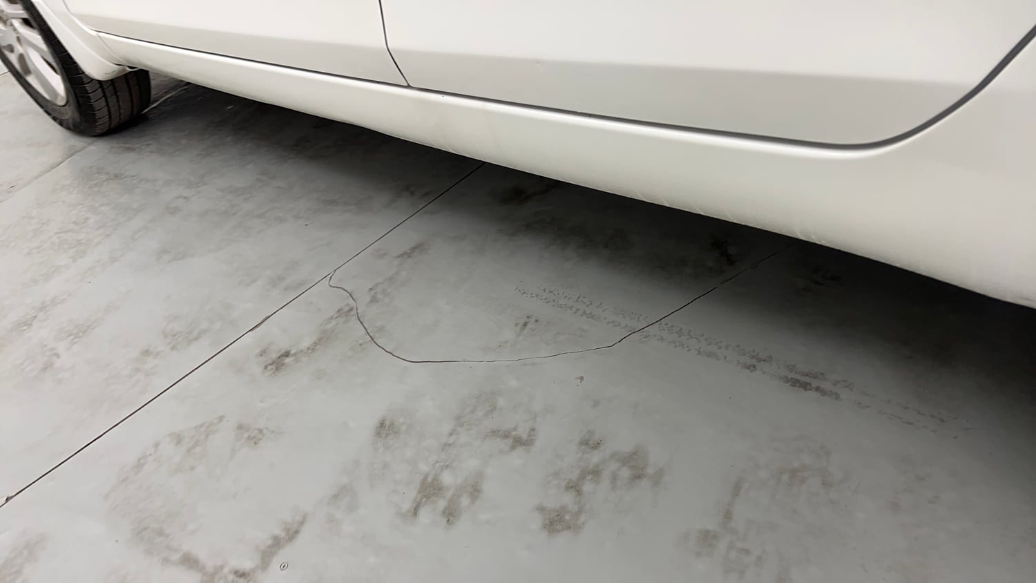 Used 2014 Maruti Suzuki Swift ZXi Petrol Manual dents MINOR SCRATCH