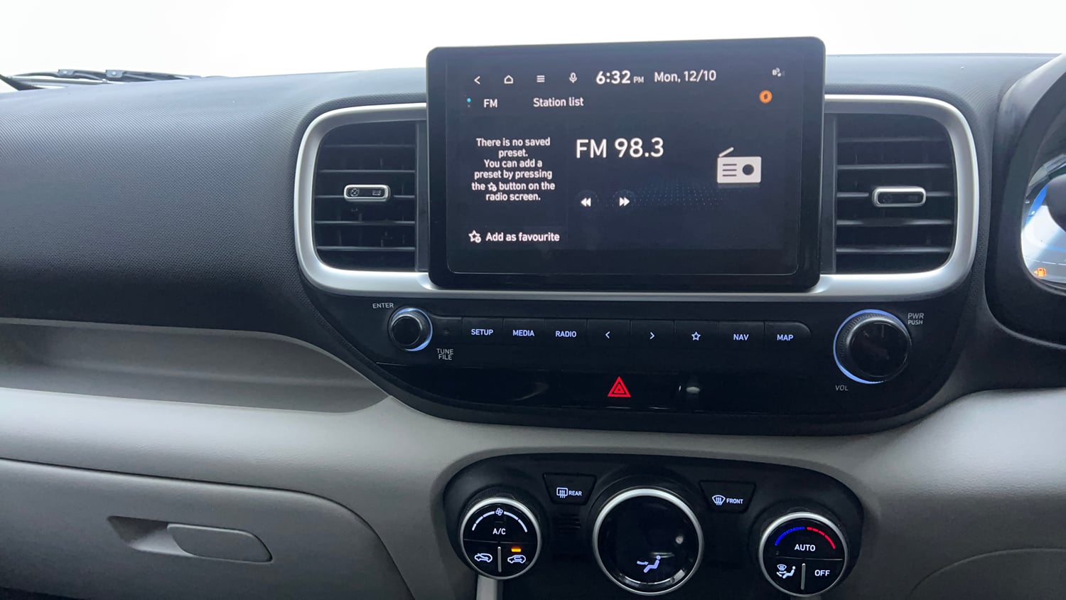 Used 2025 Hyundai Venue SX 1.2 Petrol Petrol Manual interior MUSIC SYSTEM & AC CONTROL VIEW