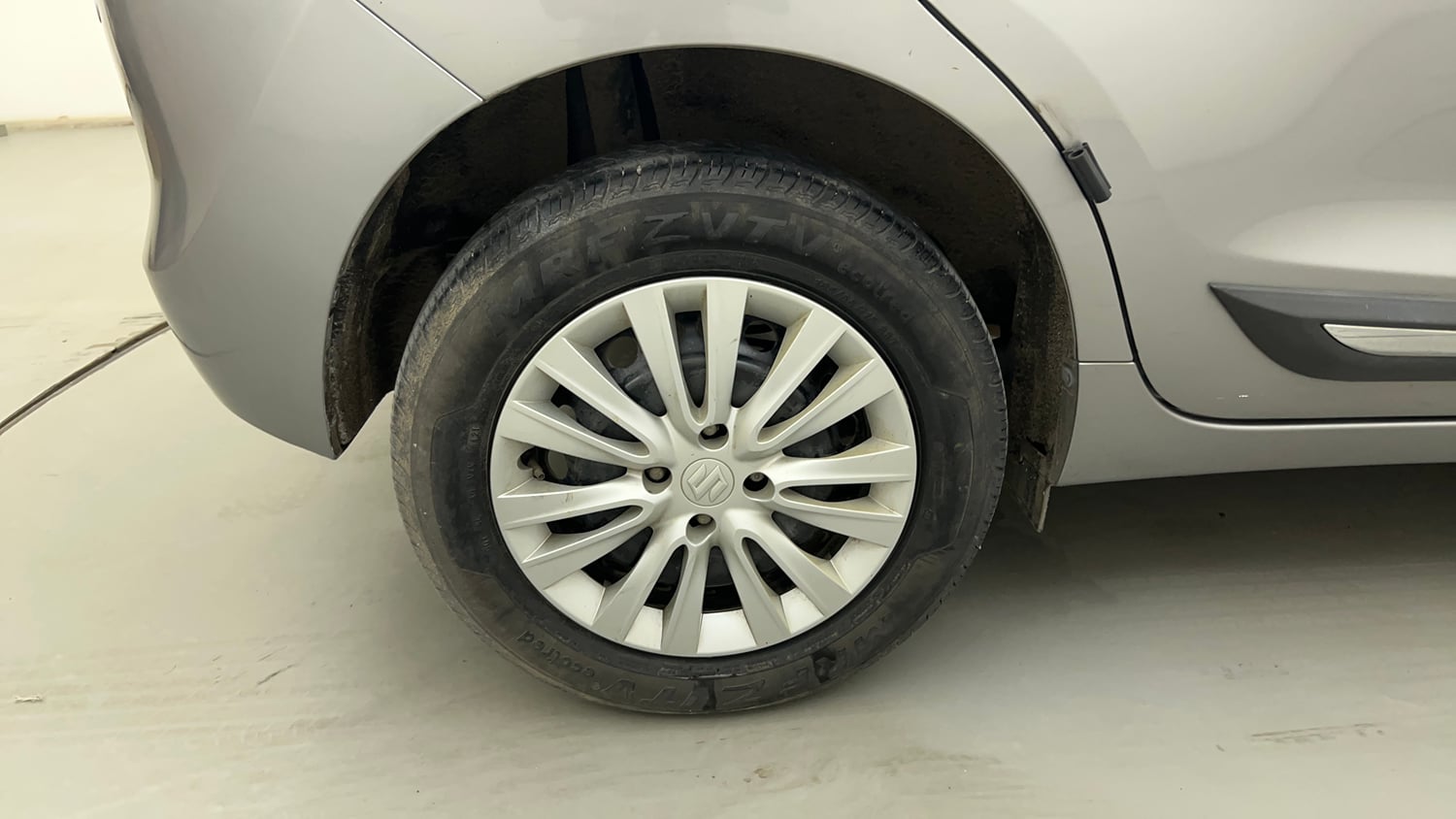 Used 2021 Maruti Suzuki Baleno Delta Petrol Manual tyres RIGHT REAR TYRE RIM VIEW