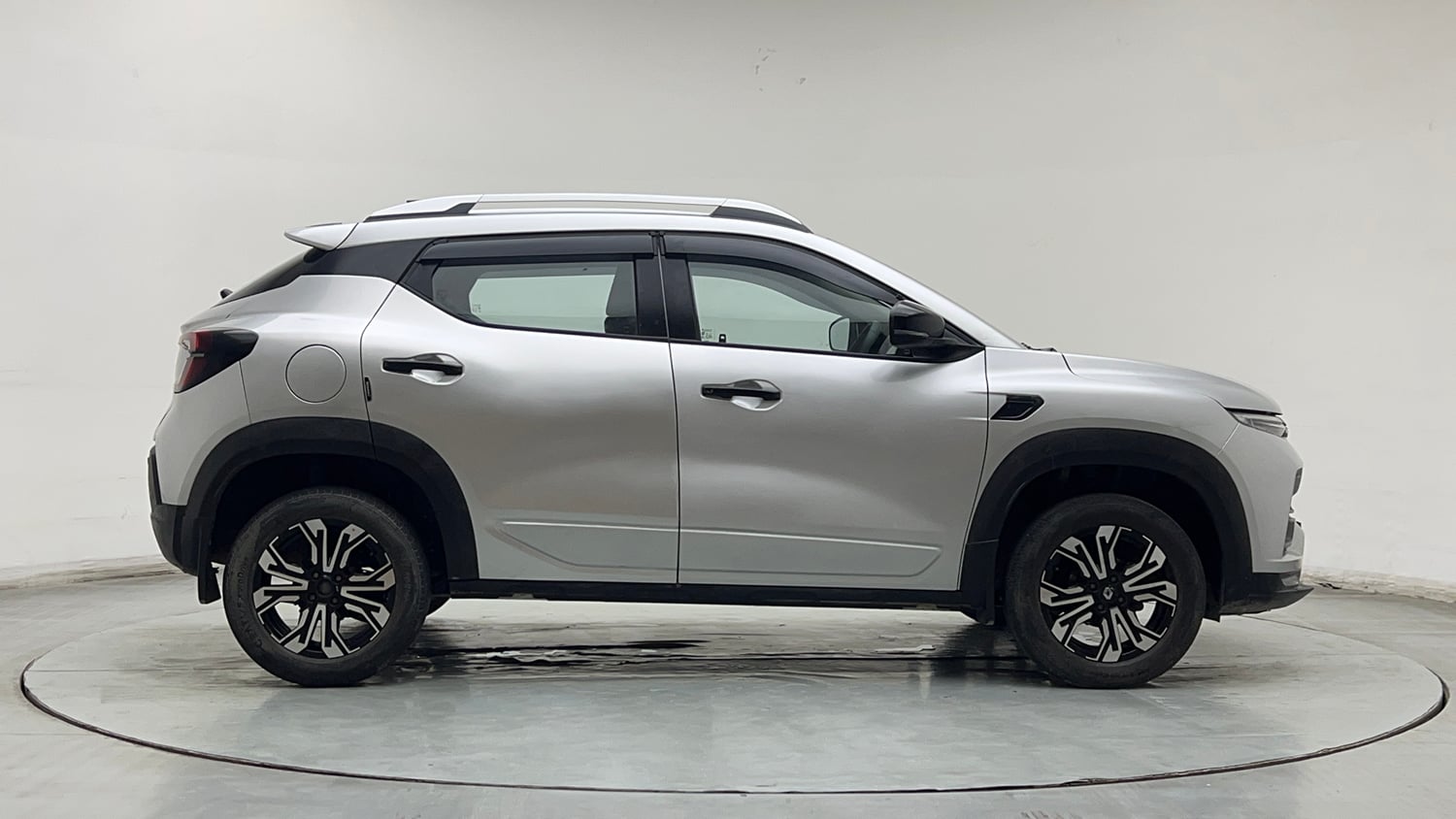 Used 2022 Renault Kiger RXT (O) MT Petrol Manual exterior RIGHT SIDE VIEW
