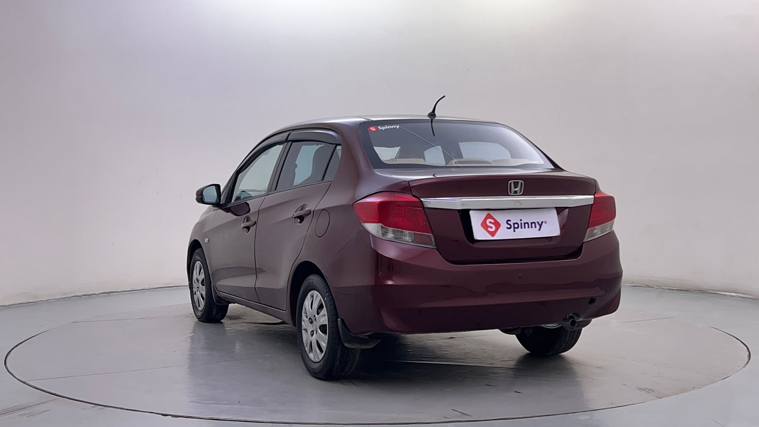 Used 2015 Honda Amaze 1.2 S i-VTEC Petrol Manual exterior LEFT REAR CORNER VIEW