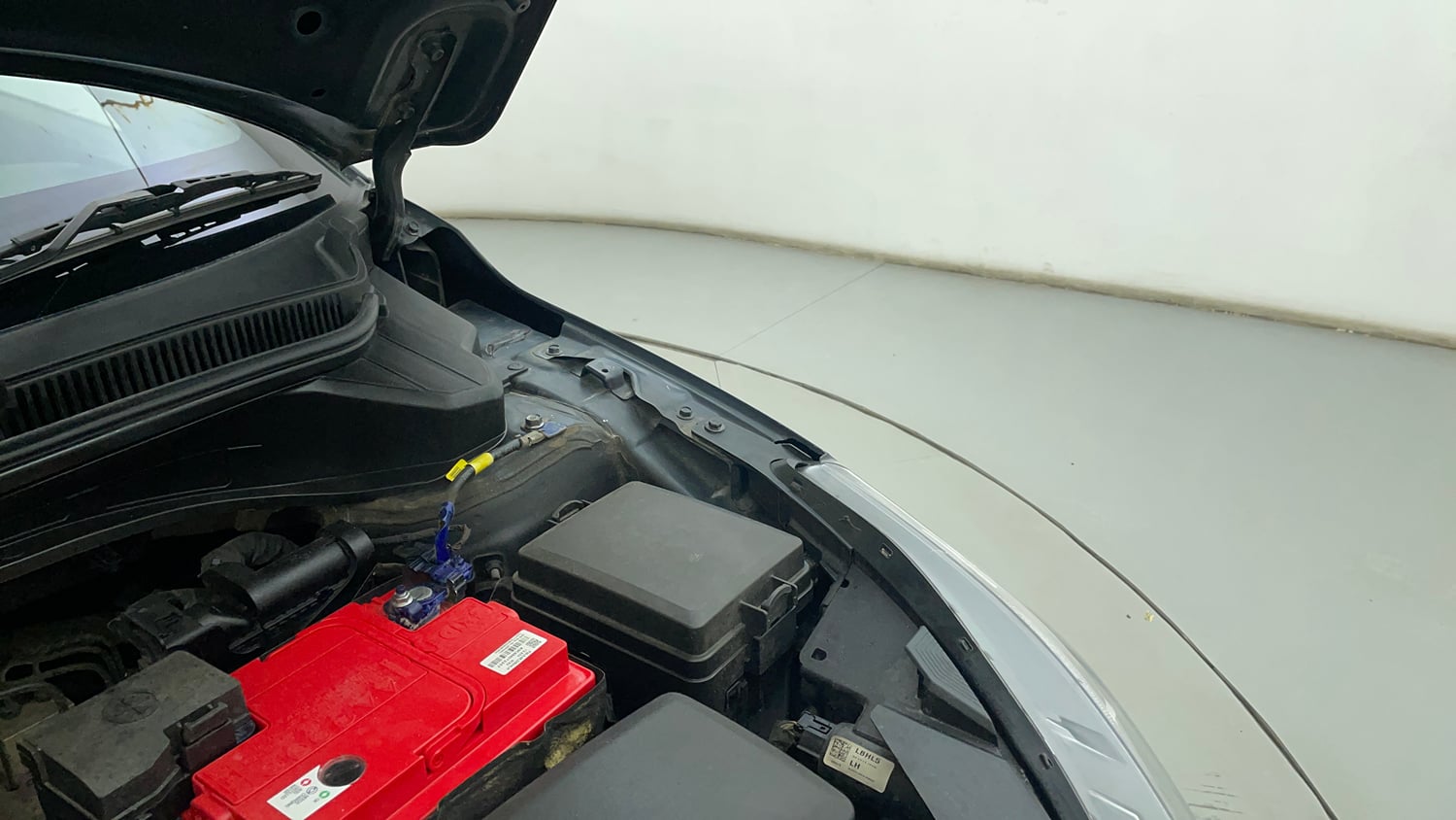Used 2023 Hyundai i20 N Line N8 1.0 Turbo DCT Petrol Automatic engine ENGINE LEFT SIDE HINGE & APRON VIEW