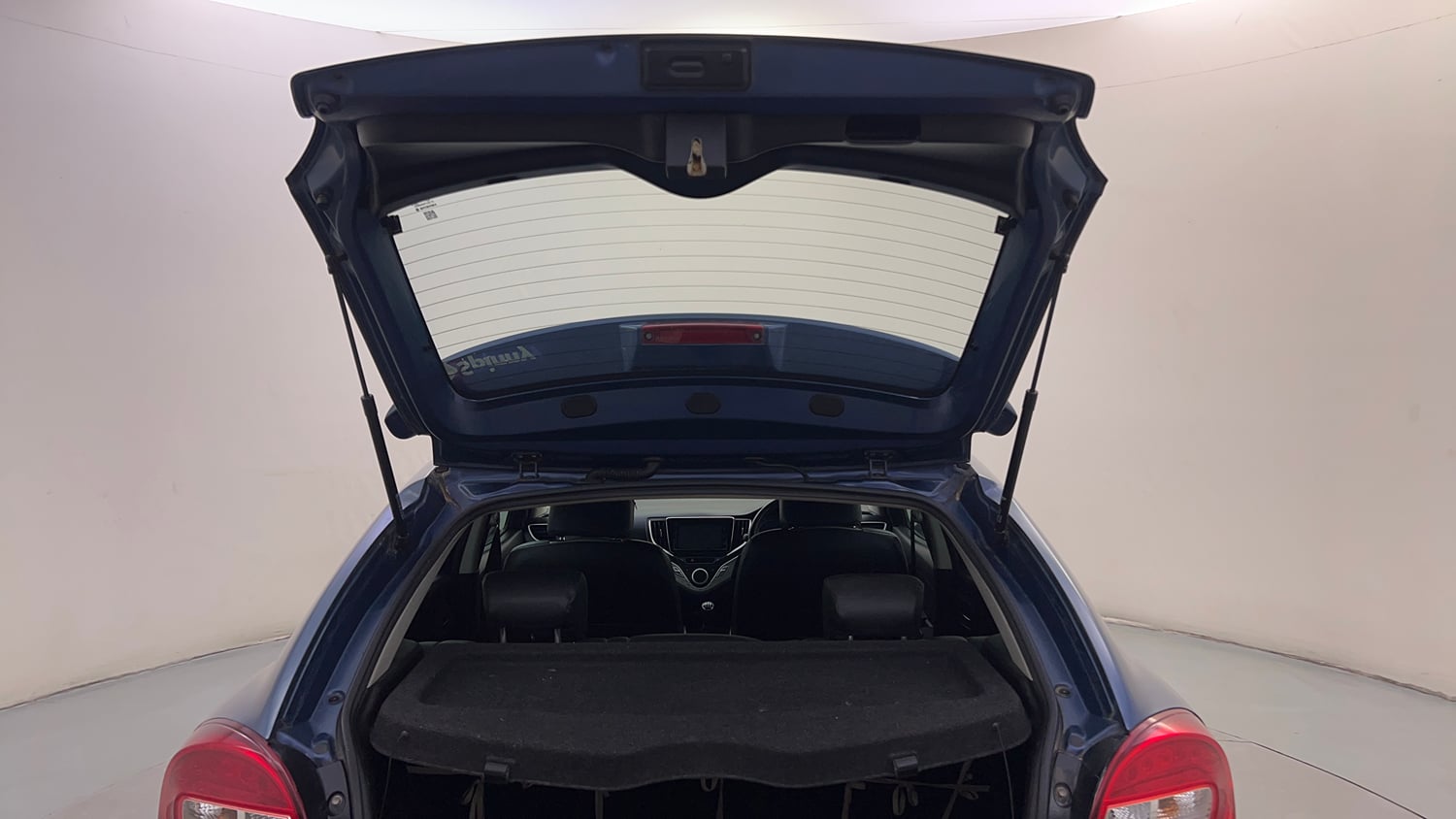 Used 2016 Maruti Suzuki Baleno Alpha 1.2 Petrol Manual interior DICKY DOOR OPEN VIEW