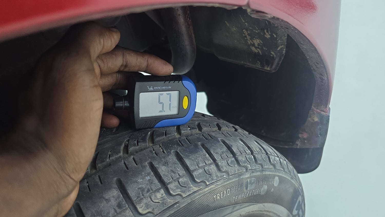 Used 2017 Maruti Suzuki Wagon R VXI Petrol Manual tyres LEFT REAR TYRE TREAD VIEW