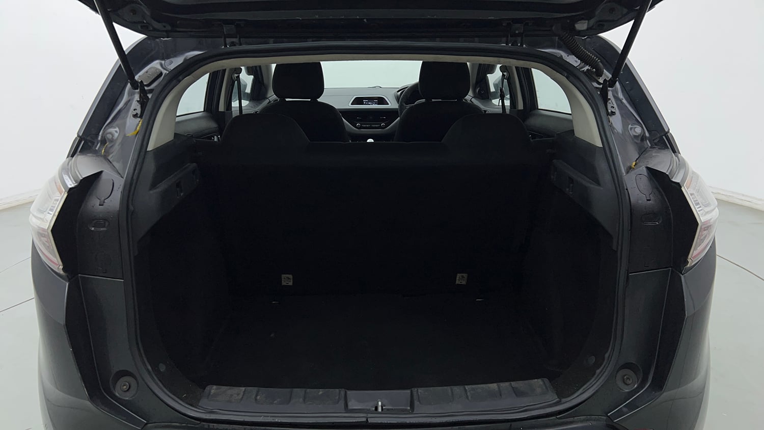 Used 2019 Tata Nexon XM Petrol Manual interior DICKY INSIDE VIEW