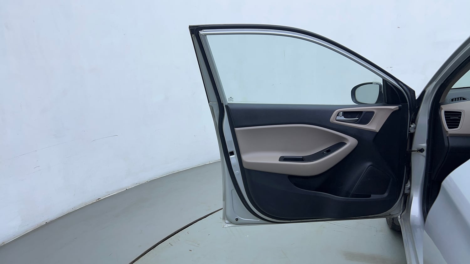 Used 2018 Hyundai Elite i20 Asta 1.2 Petrol Manual interior LEFT FRONT DOOR OPEN VIEW
