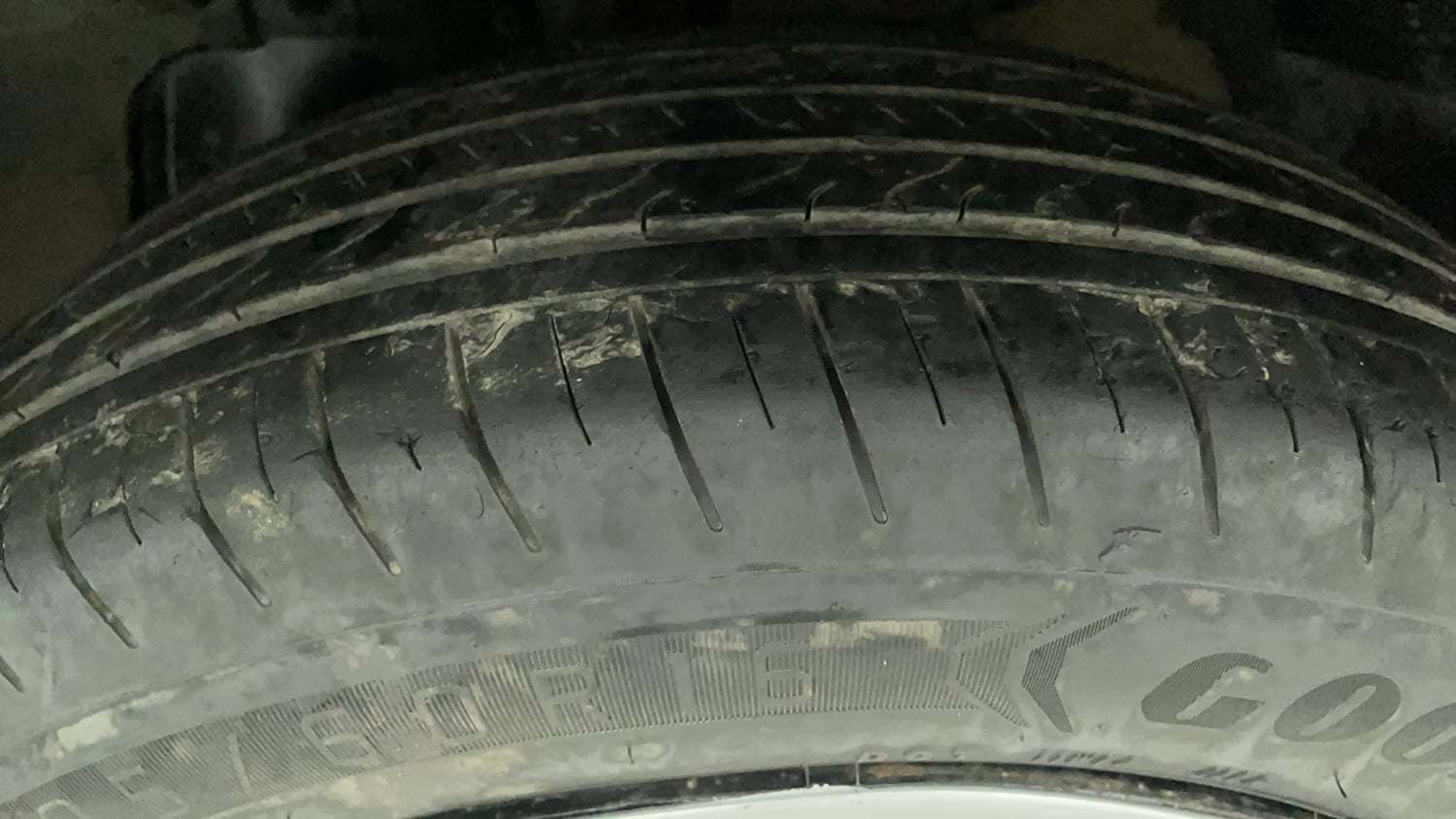 Used 2021 Tata Nexon XZ Petrol Manual tyres LEFT FRONT TYRE TREAD VIEW