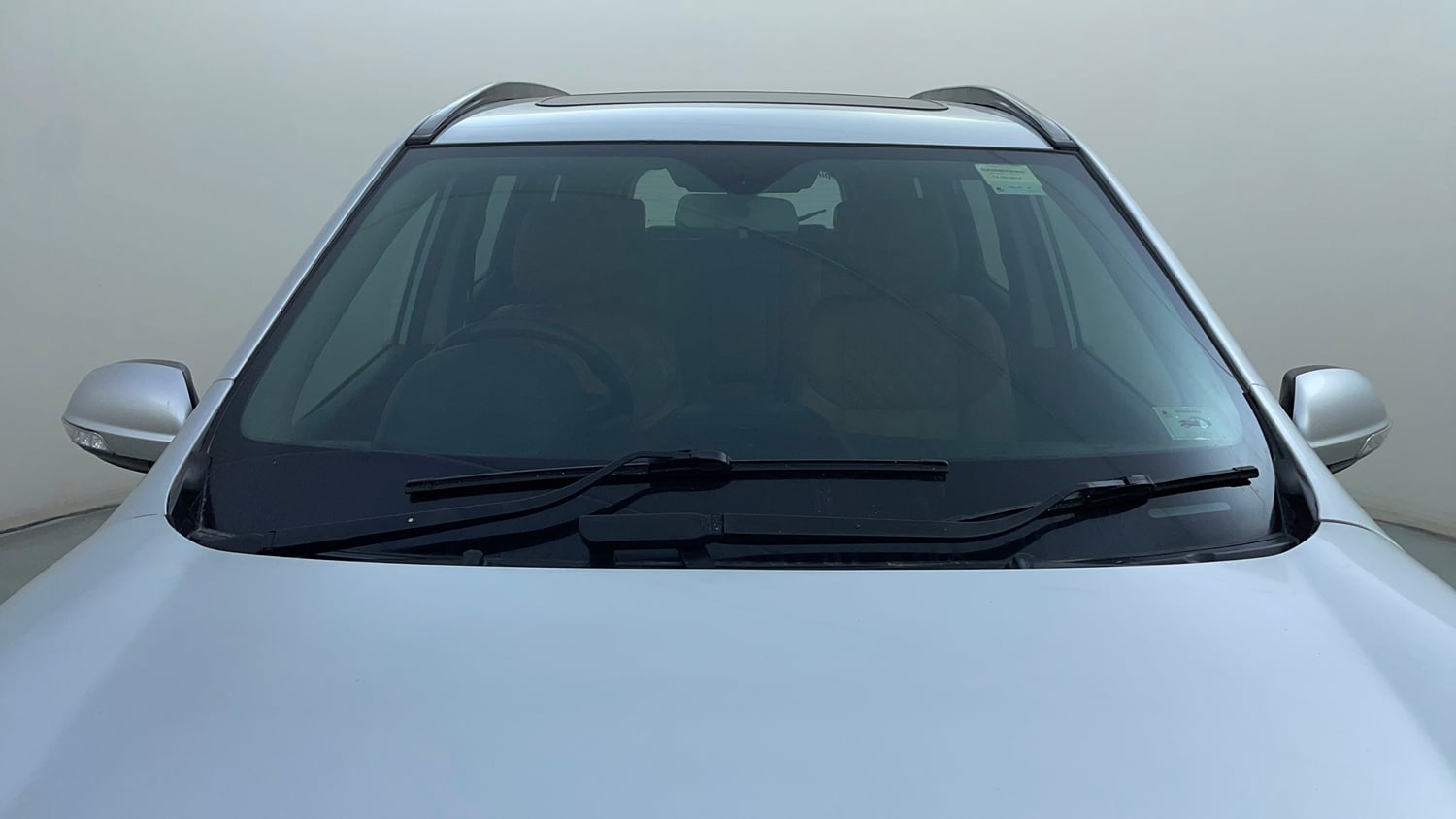 Used 2018 Mahindra XUV500 W11 AT Diesel Automatic exterior FRONT WINDSHIELD VIEW