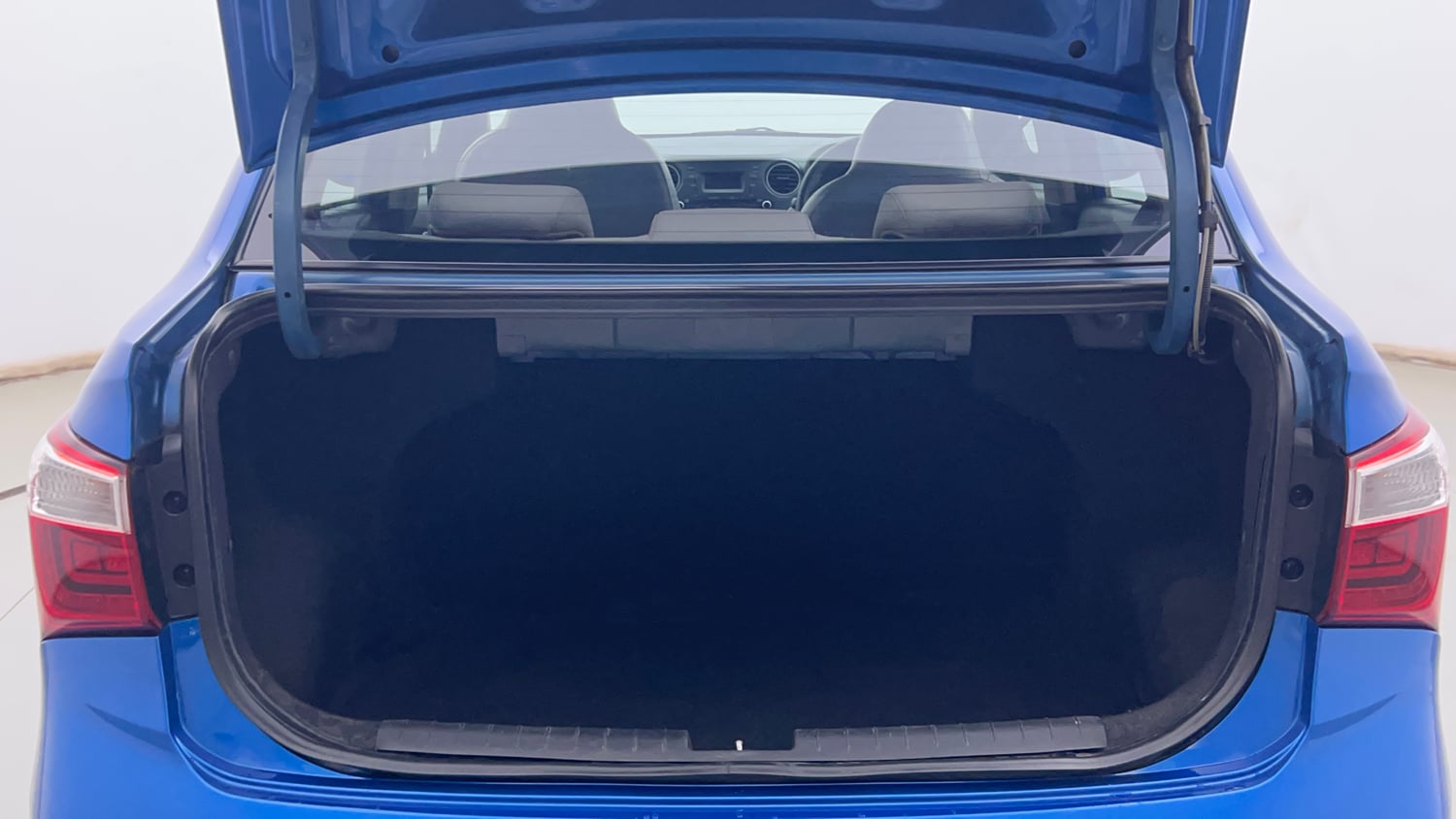 Used 2019 Hyundai Xcent S Petrol Manual interior DICKY INSIDE VIEW
