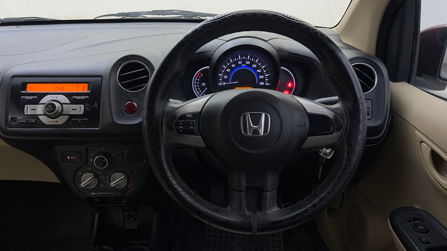 Used 2015 Honda Amaze 1.2 S i-VTEC Petrol Manual top_features Steering mounted controls