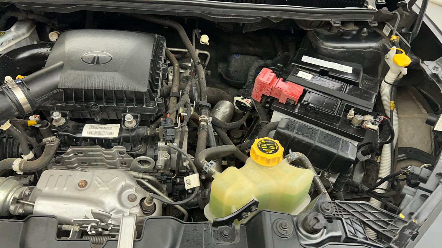 Used 2025 Tata Nexon Creative Plus S 1.2 Revotron Petrol  6MT Petrol Manual engine ENGINE LEFT SIDE VIEW