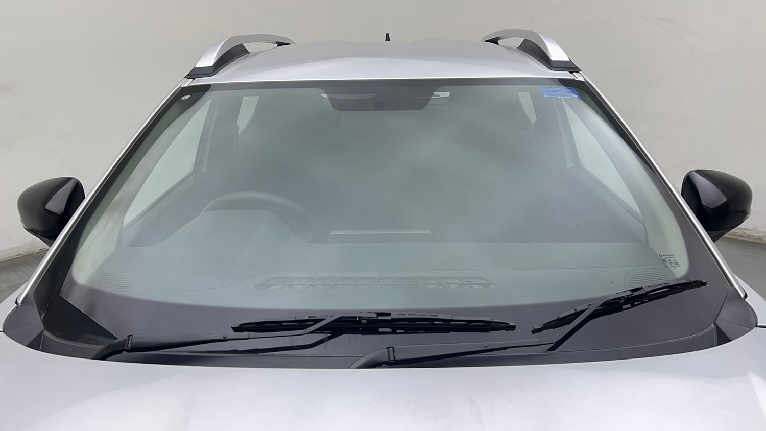 Used 2022 Renault Kiger RXT (O) MT Petrol Manual exterior FRONT WINDSHIELD VIEW