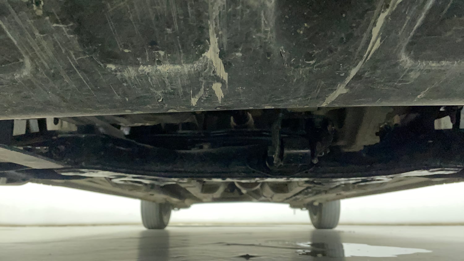 Used 2020 Hyundai Elite i20 Sportz Plus 1.2 Petrol Manual extra FRONT LEFT UNDERBODY VIEW