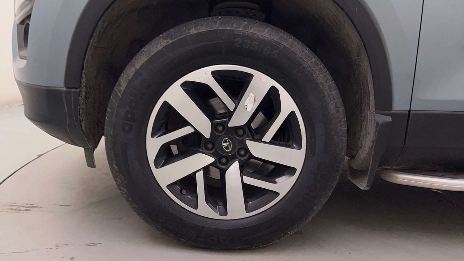 Used 2023 Tata Harrier XZA Plus (O) Diesel Automatic tyres LEFT FRONT TYRE RIM VIEW