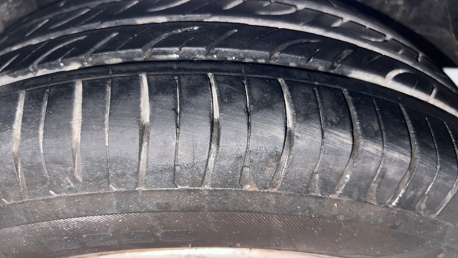 Used 2013 Hyundai i20 Asta 1.2 Petrol Manual tyres LEFT REAR TYRE TREAD VIEW