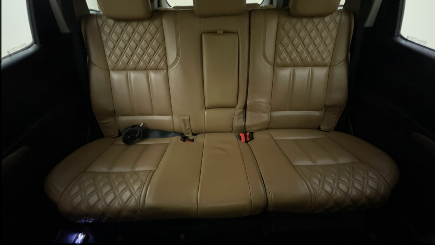 Used 2018 Mahindra XUV500 W11 AT Diesel Automatic interior REAR SEAT CONDITION VIEW